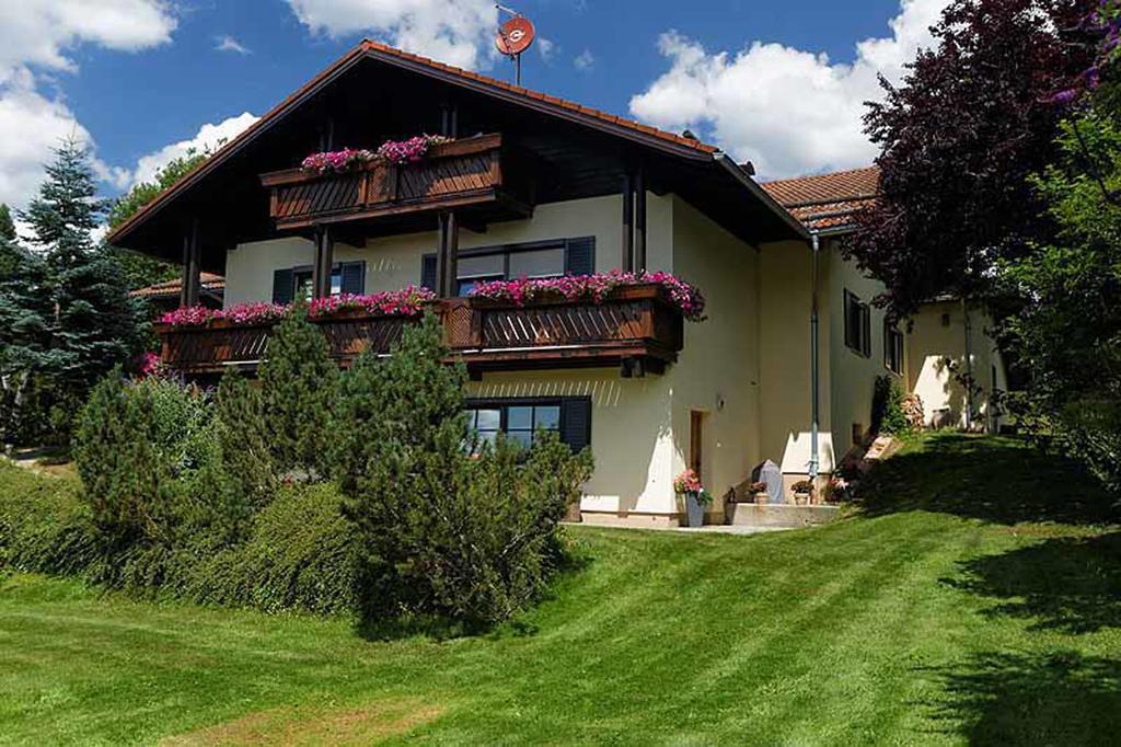 Ferienwohnung Im Landhaus Am Nationalpark Ludwigsthal Exterior foto